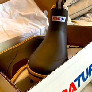 Xtratuf women’s deck boot ! NEVER WORN